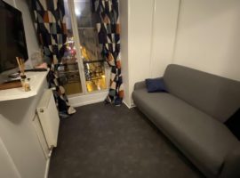 Studio vue dégagée dernier étage