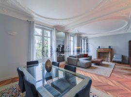 Très bel appartement meublé Triangle d'or